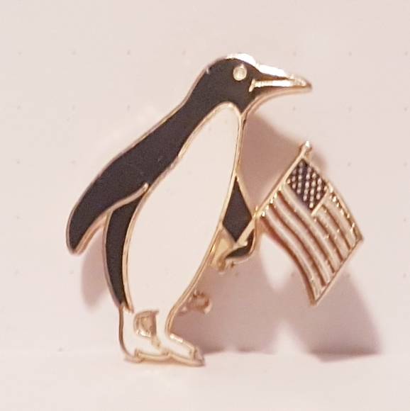 Penguin Enamel Pin - Picture 7 of 10